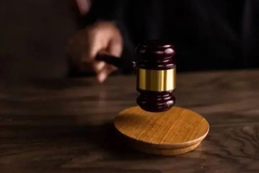 UpdateCharts tweet media