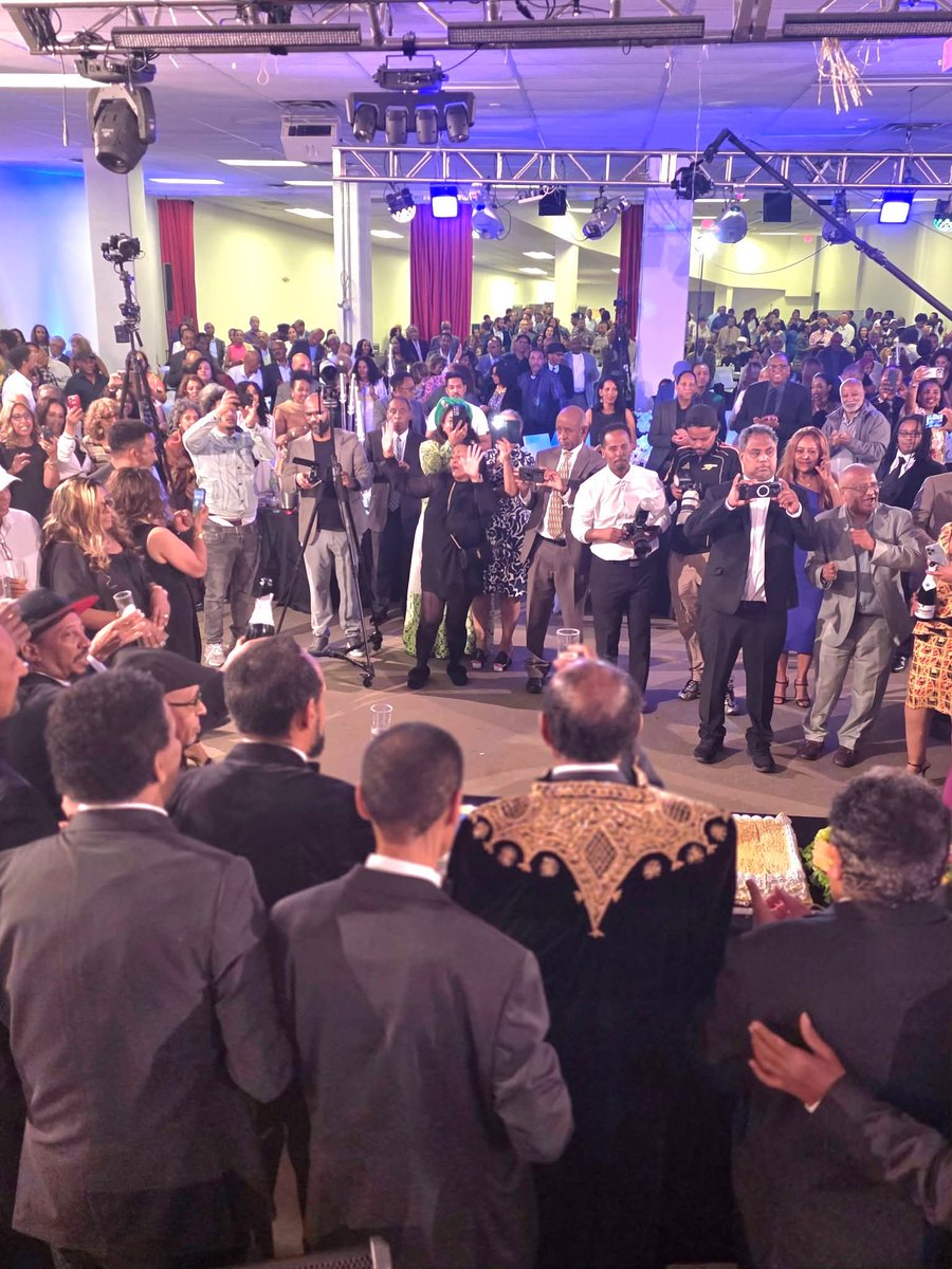 SheabiaForever's tweet image. Honoring a giant of Eritrean music, Haile Gebru. 🇪🇷🏆 The energy at the Cultural Civic Center was electric as we celebrated his Lifetime Achievement Award. A beautiful night of culture, respect, and legendary music.

​Give him his flowers while he can smell them. 💐✨

​#Eritrea