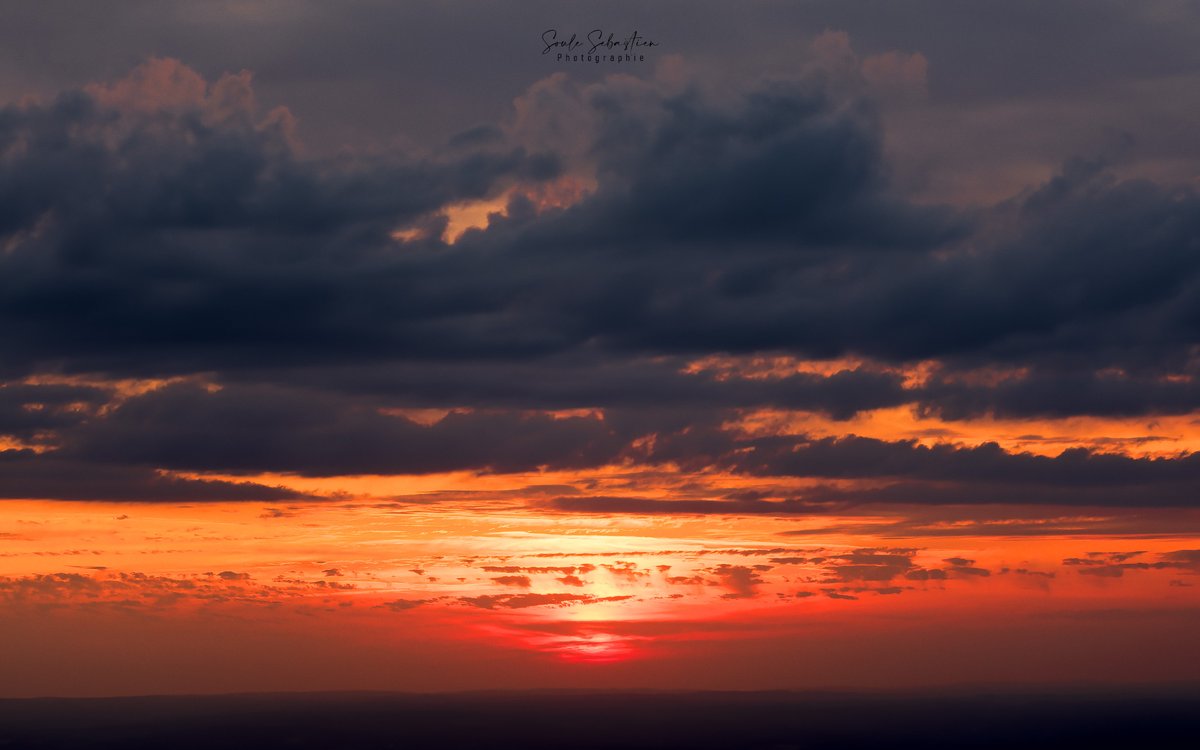 Valgone_photo's tweet image. La mer de lave. The sea of ​​lava.
#sunsetphotography #NatureScenery