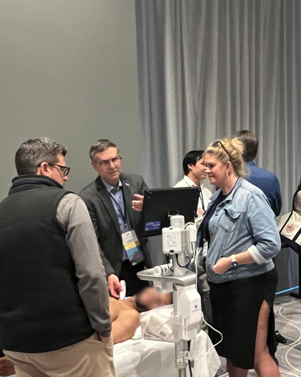 SEAnesHQ's tweet photo. Thank you GE Healthcare for the interactive evening focused on the evolving role of ultrasound and artificial intelligence in regional anesthesia and perioperative care!    

*Models face are blurred out for privacy and respect. 
#sea26spring https://t.co/vVB04IgJwh