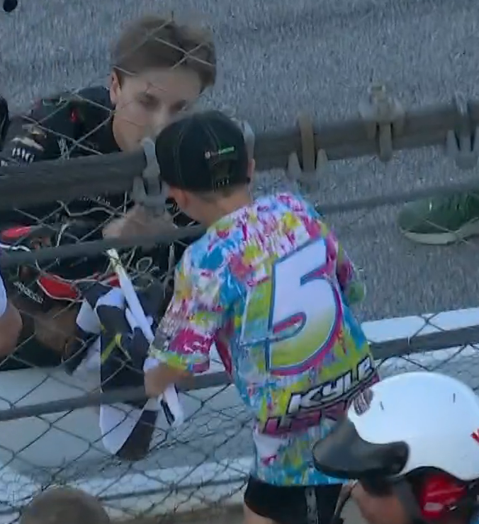 Ultimate Diecast Review! tweet media