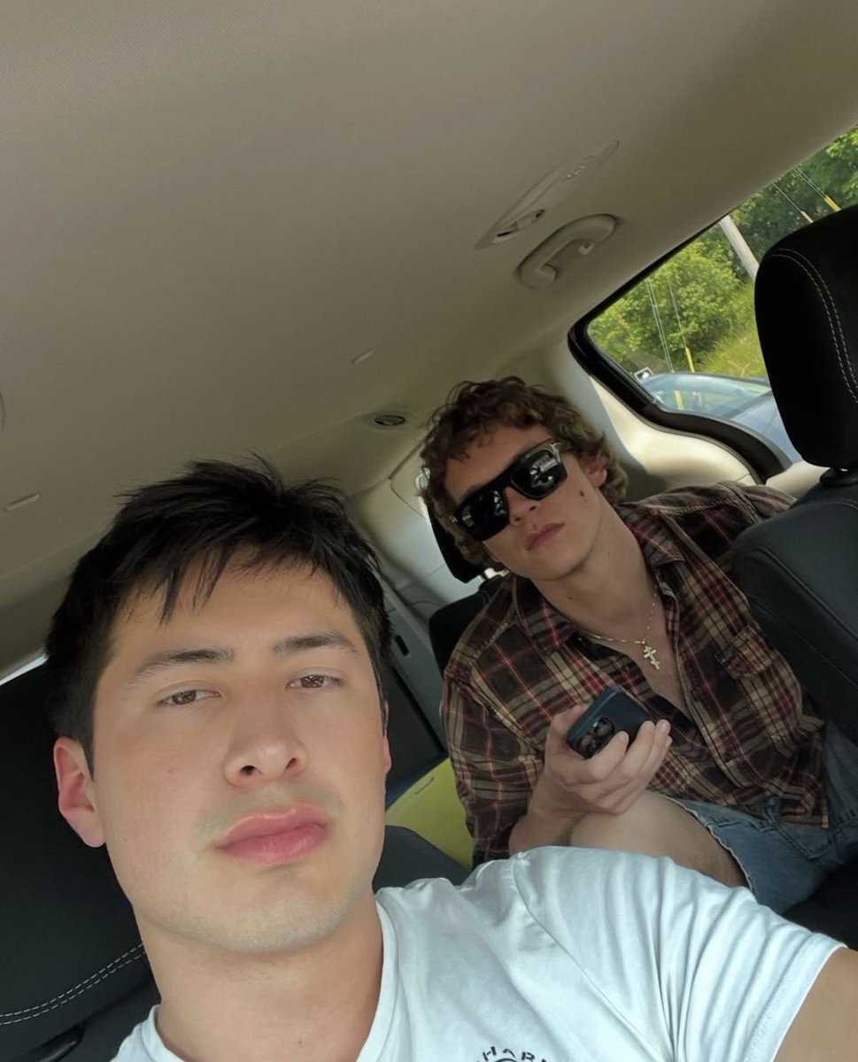 maby ⋆˚꩜｡ jurídico ilya rozanov tweet media