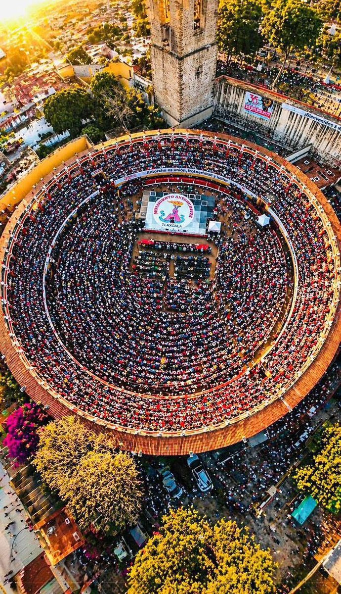 MAntorchaDgo's tweet image. Celebrando en #Tlaxcala 35 años de lucha, esfuerzo y organización que siguen dando esperanza a nuestro pueblo.

El trabajo colectivo y la convicción han sido clave para avanzar.

#35AñosDeLuchaOrganizada
