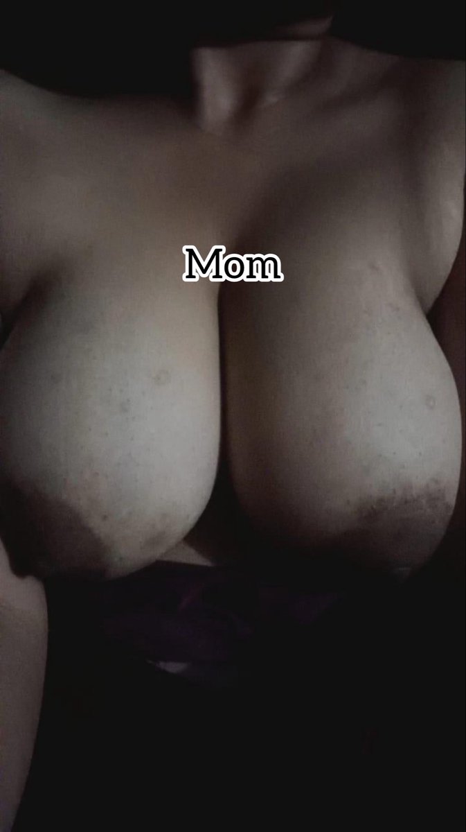 آپ کی بنڈل امی 🍑 tweet media