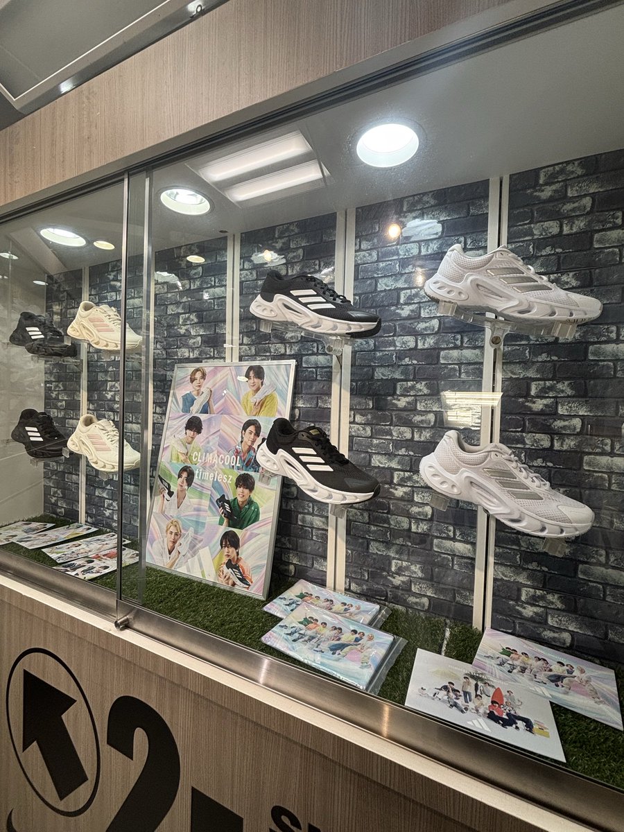 snzk_ksm's tweet image. 先日の手術後の診察に病院へ行き、
病院近くのABCマートで早速adidasスニーカー偵察👟
ポーチも現物見れた。淡い色で可愛い😍
自担カラーのスニーカーに決めるも店舗で既に品切れだったためその場でオンライン購入🤭
クーポンで安く買えた🤍
#timelesz
#adidas
#CLIMACOOL
