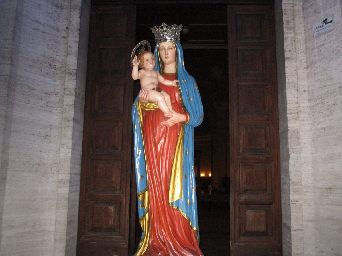 Madonna di Pietraquaria, patrona della città di #Avezzano. Il 27/04 processione e concerto della Fanfara della Polizia in cattedrale dei Marsi
Marsica #Abruzzo Pescara Chieti Teramo L'Aquila Sulmona Lanciano Vasto Giulianova Sora Cassino Rieti #Roma Lazio