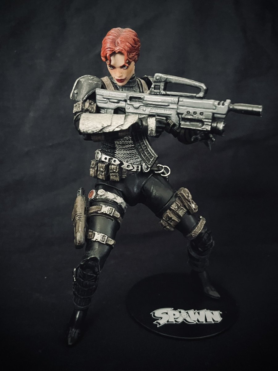 charo93953259's tweet photo. 実写映画のフィギュアを意識してカスタムしました。

#mcfarlanetoys #spawn #figure #スポーン #spawnfigures #アメトイカスタム https://t.co/h9s0VAXuq6