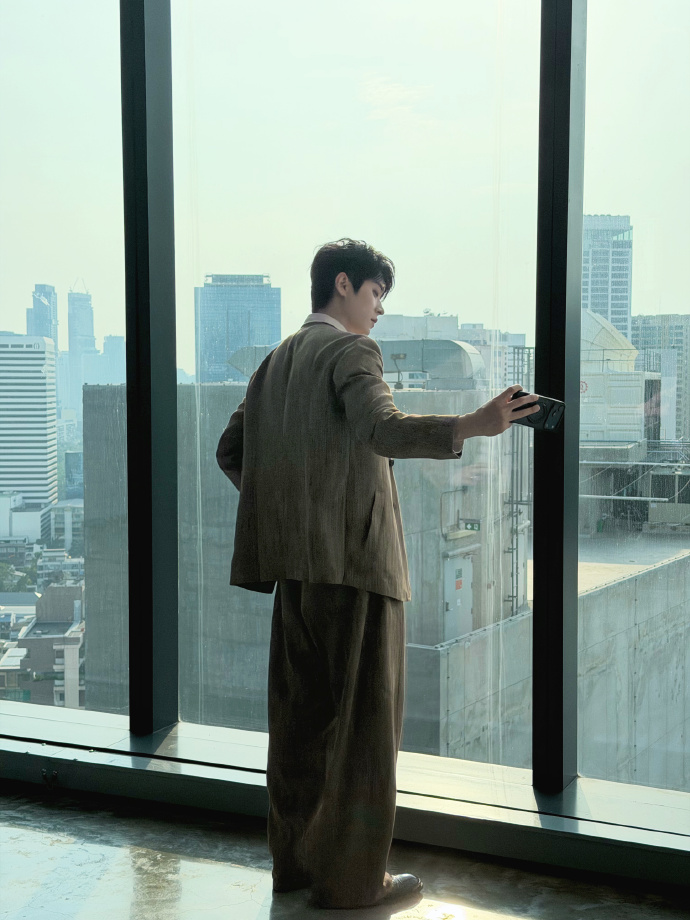 บันทึกสีเงิน tweet media