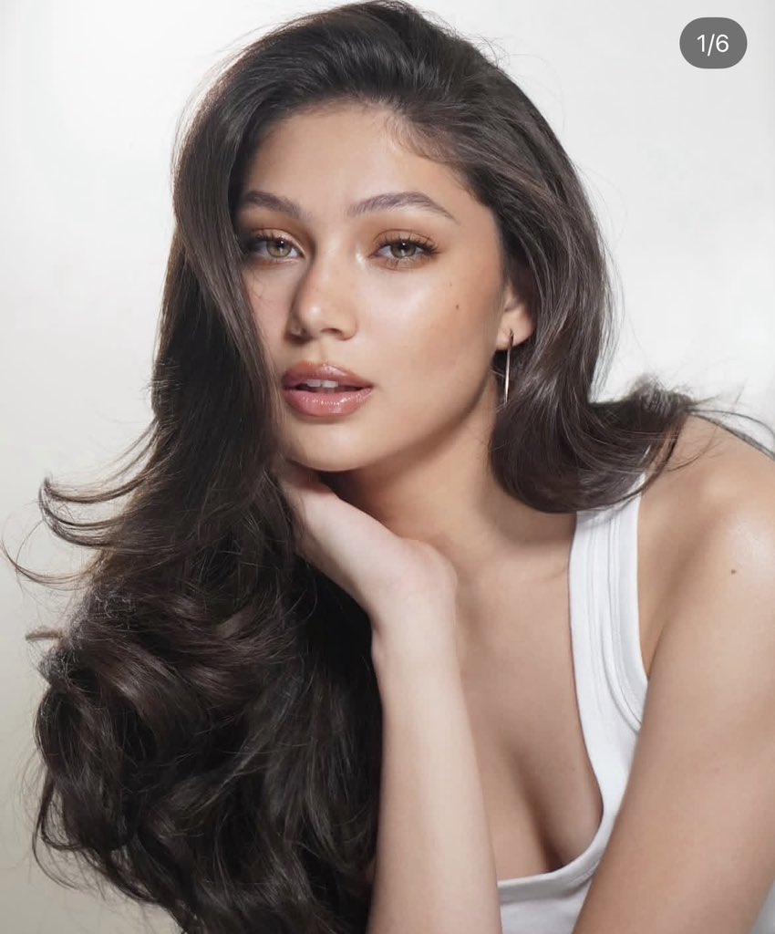 GMA, pakihype ang ganda ni Charlie Fleming. Wala pa kayong ganito ka kagandang teen star in my own opinion (madami naman magaganda, baka may magalit). Female version ni Heath ang feslak ni bagets. Walang mali sa fezlak at 17.