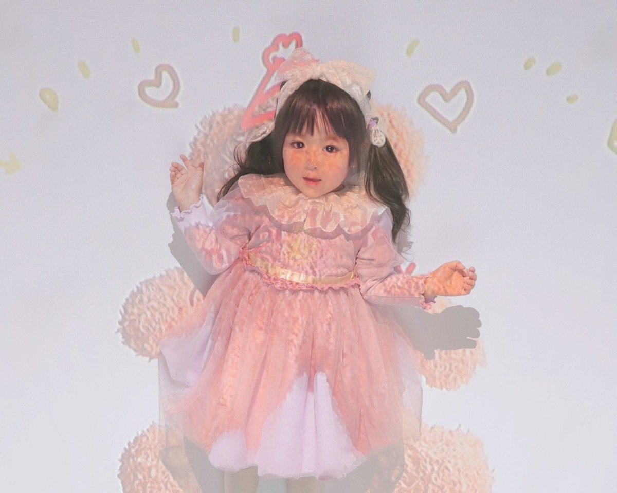 今日はちゃーちゃんの3歳の꙳⸜ 𝖧𝖺𝗉𝗉𝗒 𝖡𝗂𝗋𝗍𝗁𝖽𝖺𝗒 🎂 ⸝꙳プリンセスになってお出かけしたよ🚗 ³₃やんちゃ姫だけど😁✨
明日から幼稚園初登園だね💕︎

 #3歳のお誕生日
 #プリンセス
 #子供のいる暮らし