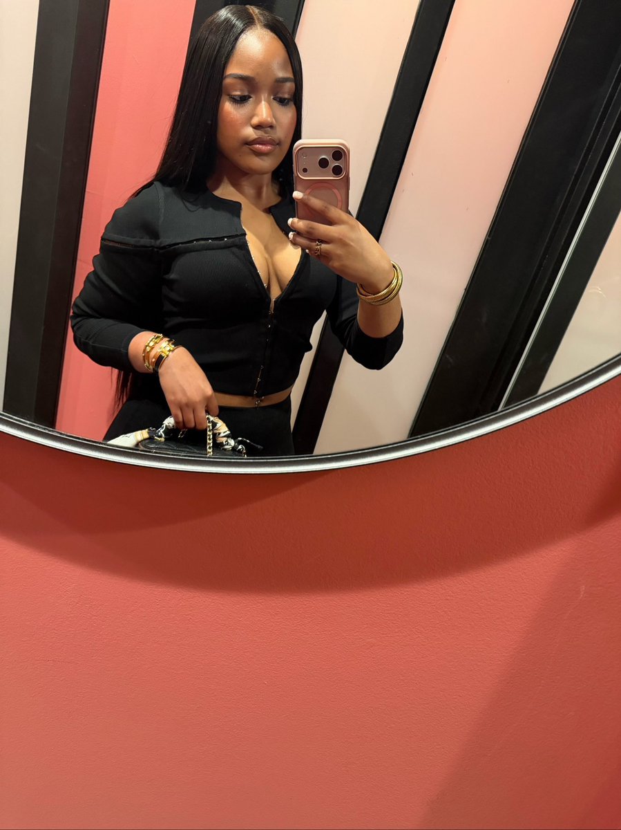 _tamiapaigee's tweet photo. sunday funday 🫦 https://t.co/kYzSua6hBI