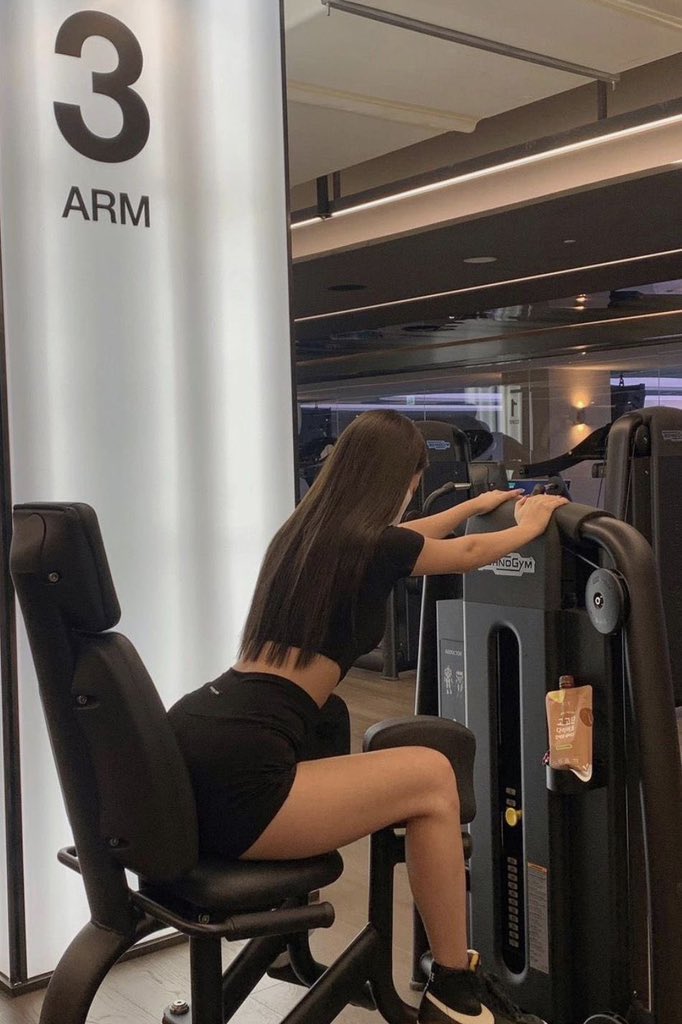 Elenalune_'s tweet photo. Build the body you want. https://t.co/5x9zCvssh6
