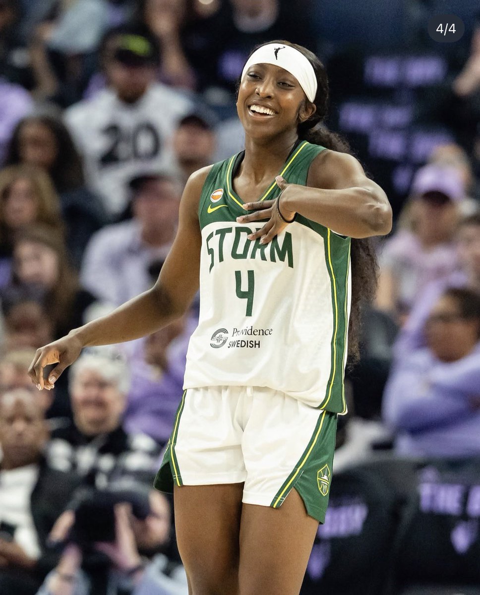 grandeslay2233's tweet photo. L S U 🐯 #protigers #wnba https://t.co/J10o2hp9F4