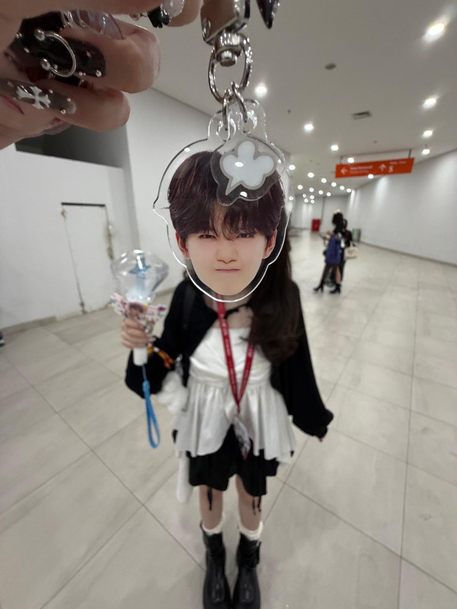 angel˚｡⋆ tweet media