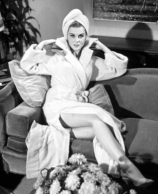 Noirchick In Old Hollywood tweet media