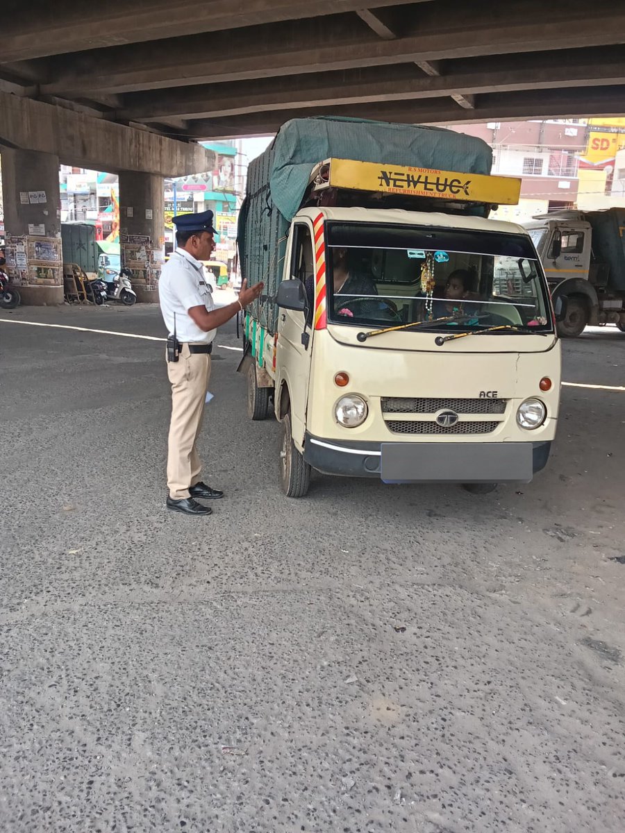 K.R.PURA TRAFFIC POLICE.BENGALURU. tweet media