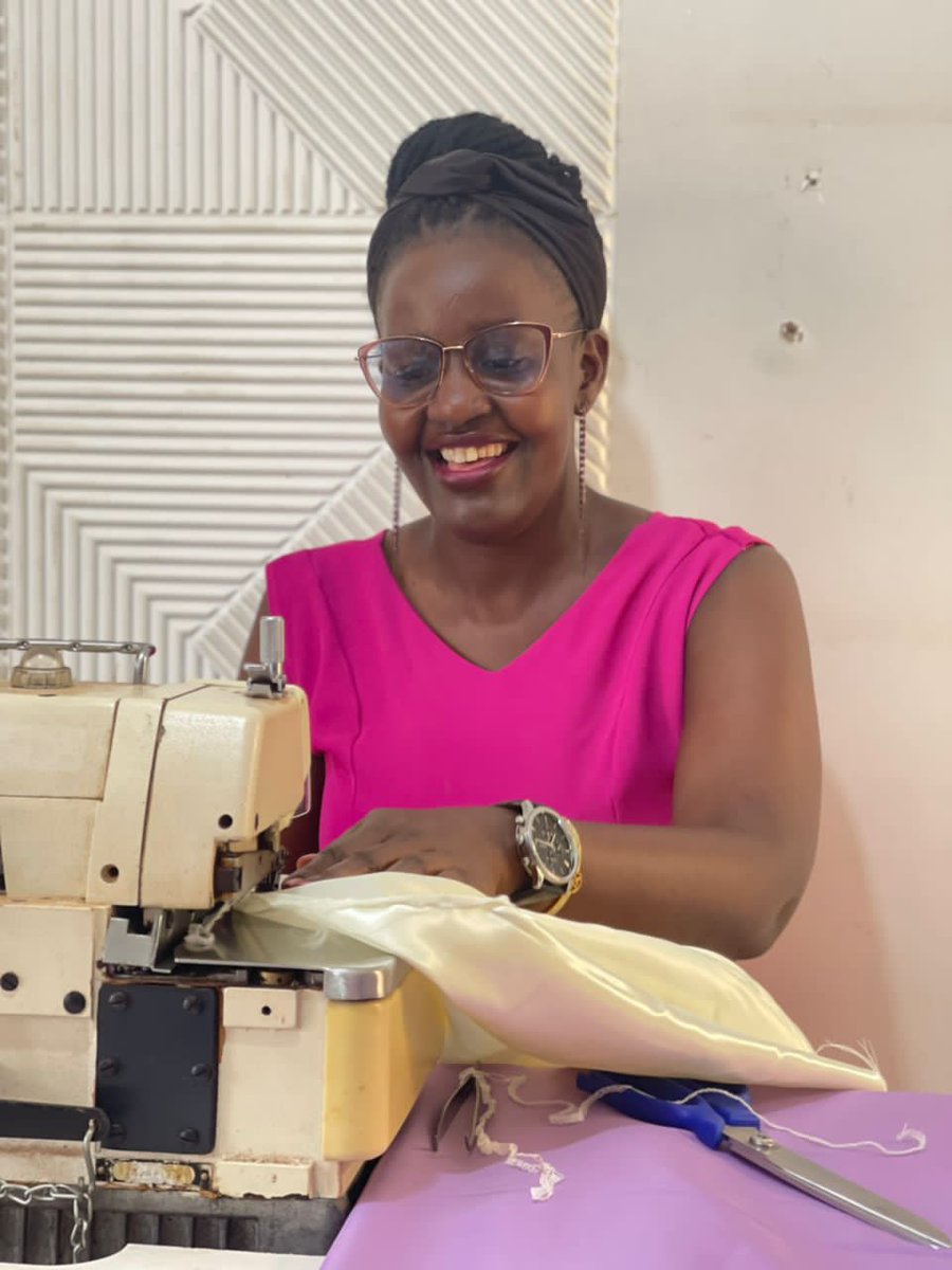 Katambulajulie3's tweet photo. Start your fashion journey with us and learn to make clothes that fit perfectly.
From Zero to Sew!
#TailoringSkills #LearnToSew #SewingWorkshop #FashionDesignTraining #HandmadeWithLove #StitchingSchool #DIYFashion #TailorLife #StartSmallDreamBig #FashionEntrepreneur https://t.co/Uxhn1Sgnwj