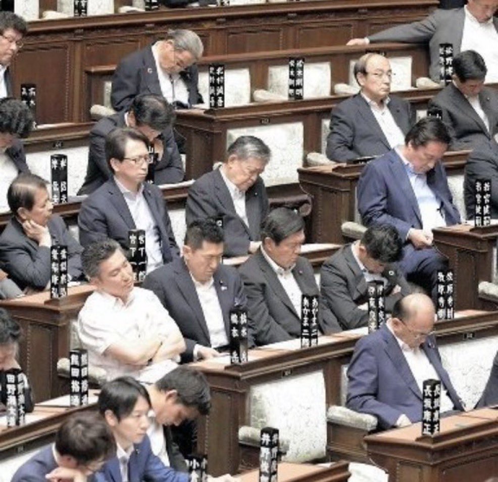 進撃のバズ動画 tweet media