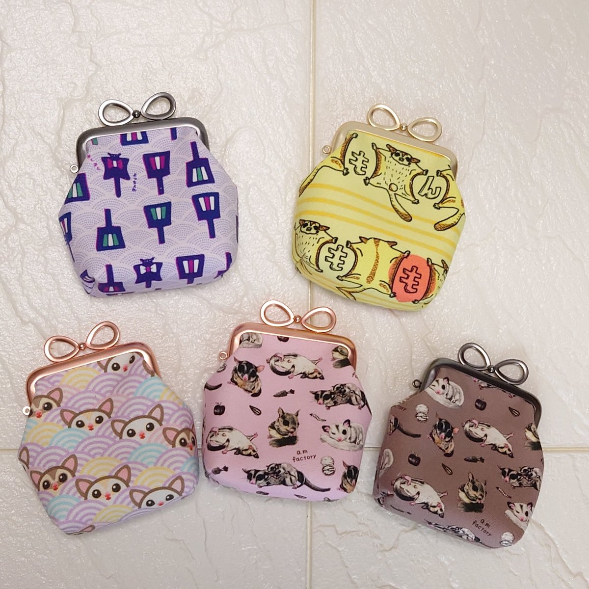 chiehandmade's tweet photo. ❤️マチ付き小物入れ、ぺたんこ小銭入れ
7.5cm口金のミニがま口です！
小銭以外では飴やお薬、指輪などのアクセサリーを入れるのに🙆‍♀️
マチ付きの方はリップなどの小物入れにも💄ひとつ持ってると何かと役に立つ可愛い子たちです✨
 #フクモモフェスタ https://t.co/gUhPBKftIV