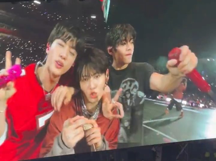 Lily𖹭 tweet media