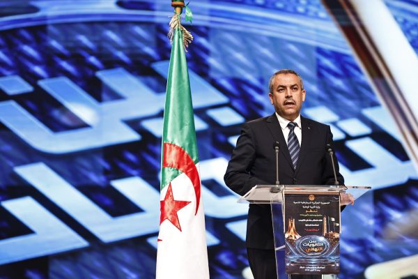 Final du concours inter-lycées : Le plaidoyer de Saâdaoui pour l’excellence
jeune-independant.net/final-du-conco…