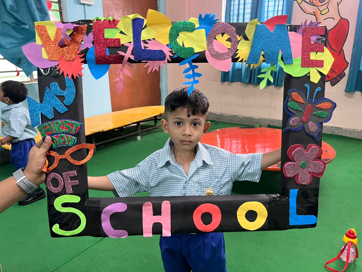 TripuraNipun's tweet image. First day at school for Balvatika 1 students at Umakanta Academy, Tripura—tiny smiles, a few teary eyes, and lots of excitement as their learning journey begins.

#FirstDayOfSchool #Balvatika1 #NewBeginnings #LittleLearners #TripuraEducation #FoundationalLearning #ECCE