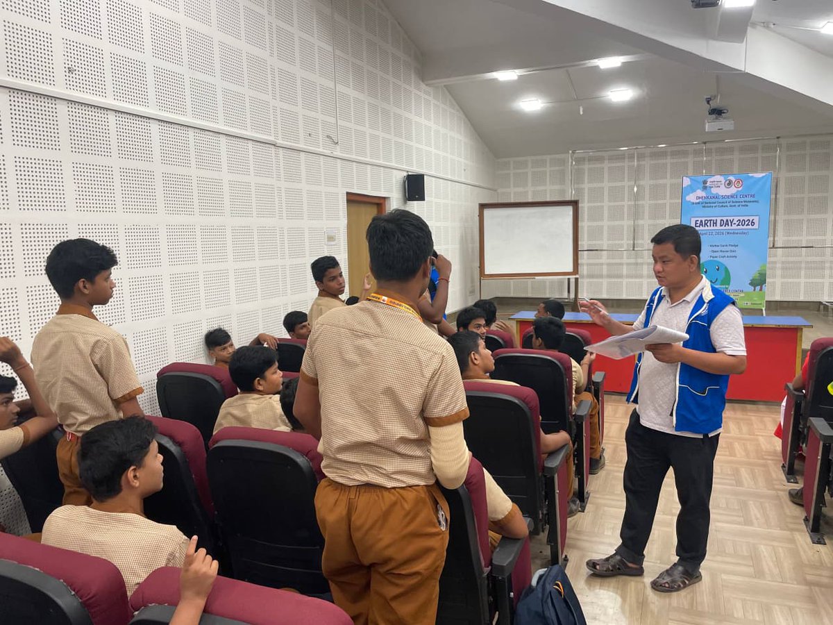ncsmgoi's tweet image. On #EarthDay2026, @FunScienceDkl, a unit of @ncsmgoi, @MinOfCultureGoI, marked the day with a Mother Earth Pledge, Earth Quiz, Paper Craft &amp;amp; Sapling Plantation 🌍🌱- promoting environmental awareness &amp;amp; sustainable living.

#SaveEarth #GreenInitiative #NCSM