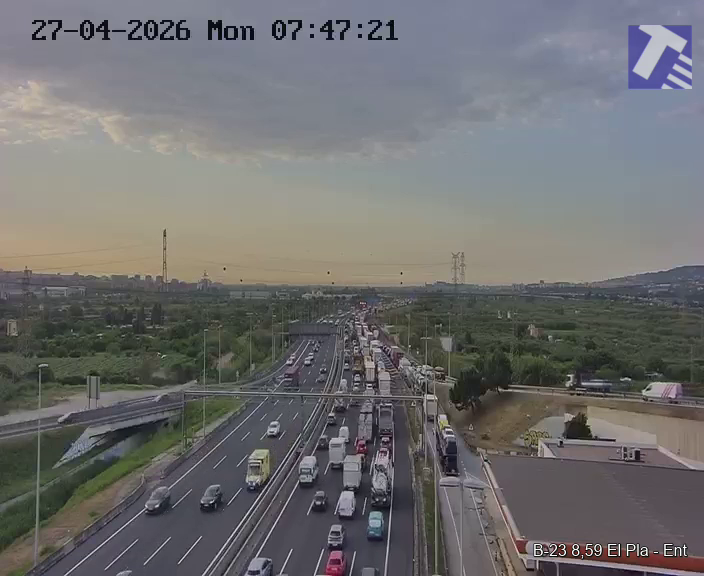 transit's tweet image. 🔴 Retencions d'entrada a Barcelona:

11 km a l'A-2 entre Cornellà de Llobregat i Pallejà
7 km a la B-23 entre Sant Feliu de Llobregat i el Papiol
6 km a la B-23 des d'Esplugues de Llobregat
5 km a la C-32 entre Sant Boi de Llobregat i Viladecans
3 km a la C-31 Badalona

#SCT