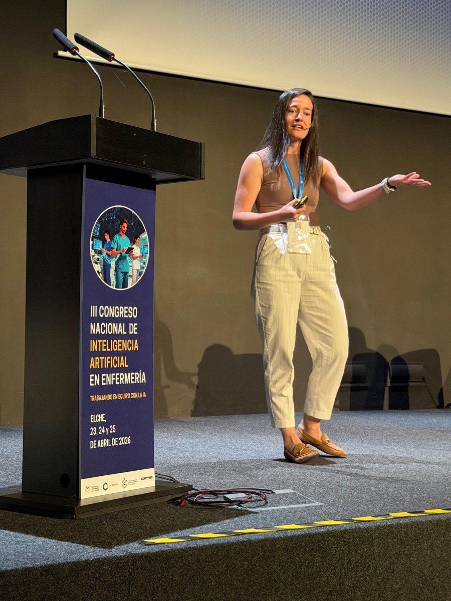 LO QUE MÁS MIEDO DE DA DE LA IA

En un congreso de inteligencia artificial me preguntaron.

—¿Qué es lo que más miedo te da de la IA?

No es que la gente la use para escribir en redes. Puede que al revés. Hay gente brillante que colapsa ante un folio en blanco. 

Lo que me da