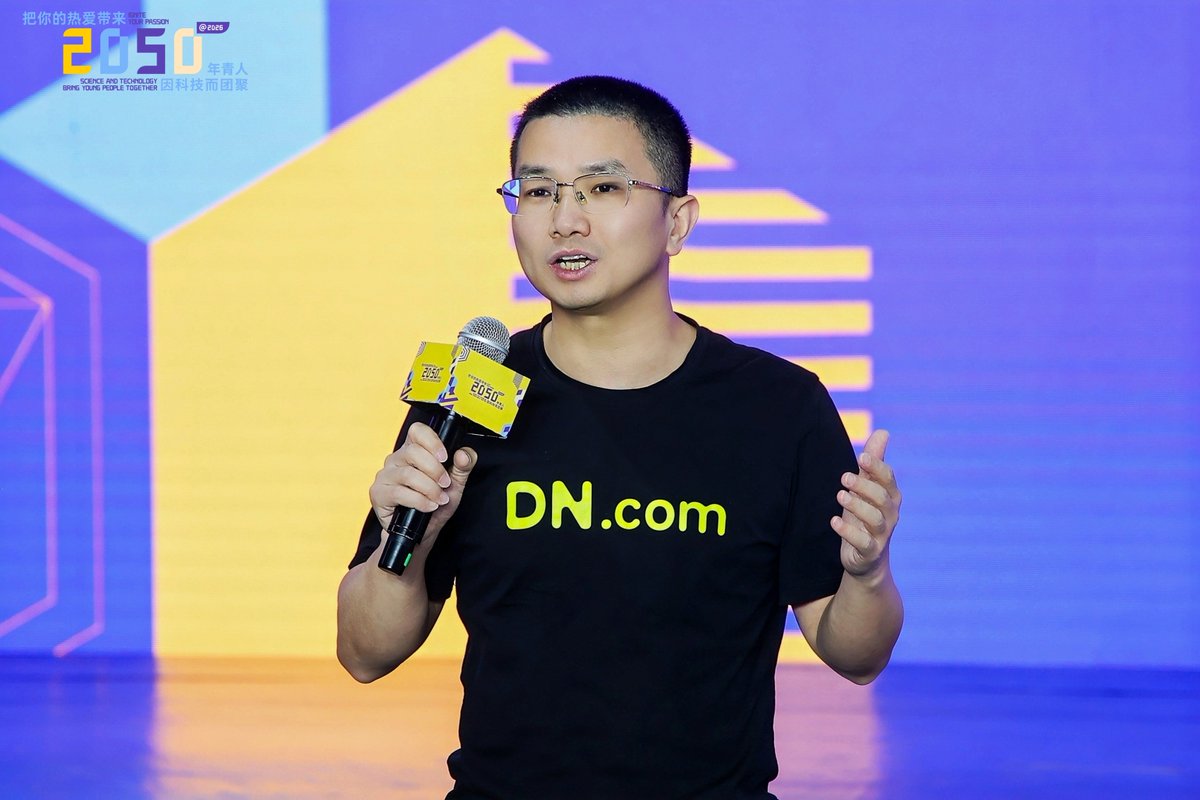 DNNews_Official's tweet photo. 📍Hangzhou 2050 was 🔥! https://t.co/OmrNk1rTb8 CEO Jack @domainname broke down how Web3 + AI are reshaping digital identity — and why domains still rule for branding 🌐✨

Empowering startups, building the future. 🤝

#Hangzhou2050 #Web3 #AI #DNcom https://t.co/vy6E2EObMe