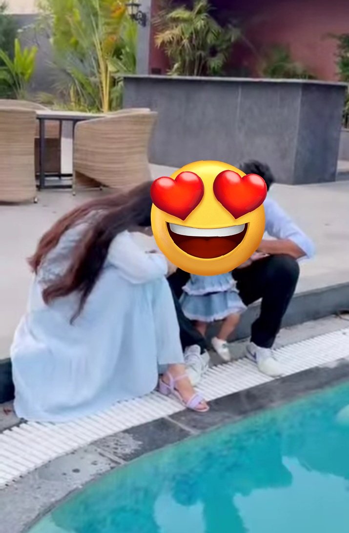 subodhsunita09's tweet image. "बेटी सिर्फ एक रिश्ता नहीं, वो माँ-बाप की जिंदगी का सबसे प्यारा हिस्सा होती है।"
#daughter 
#dostkibeti ❤️