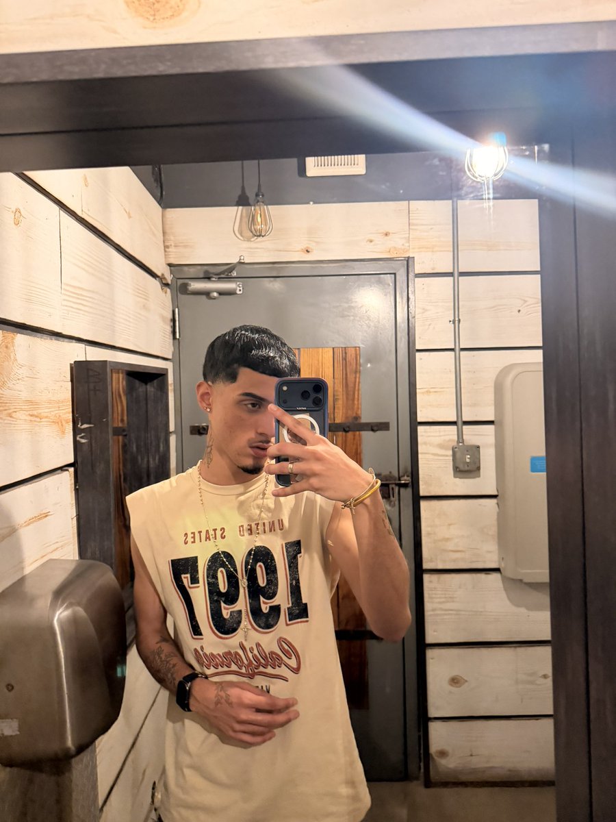 Jadrian tweet media