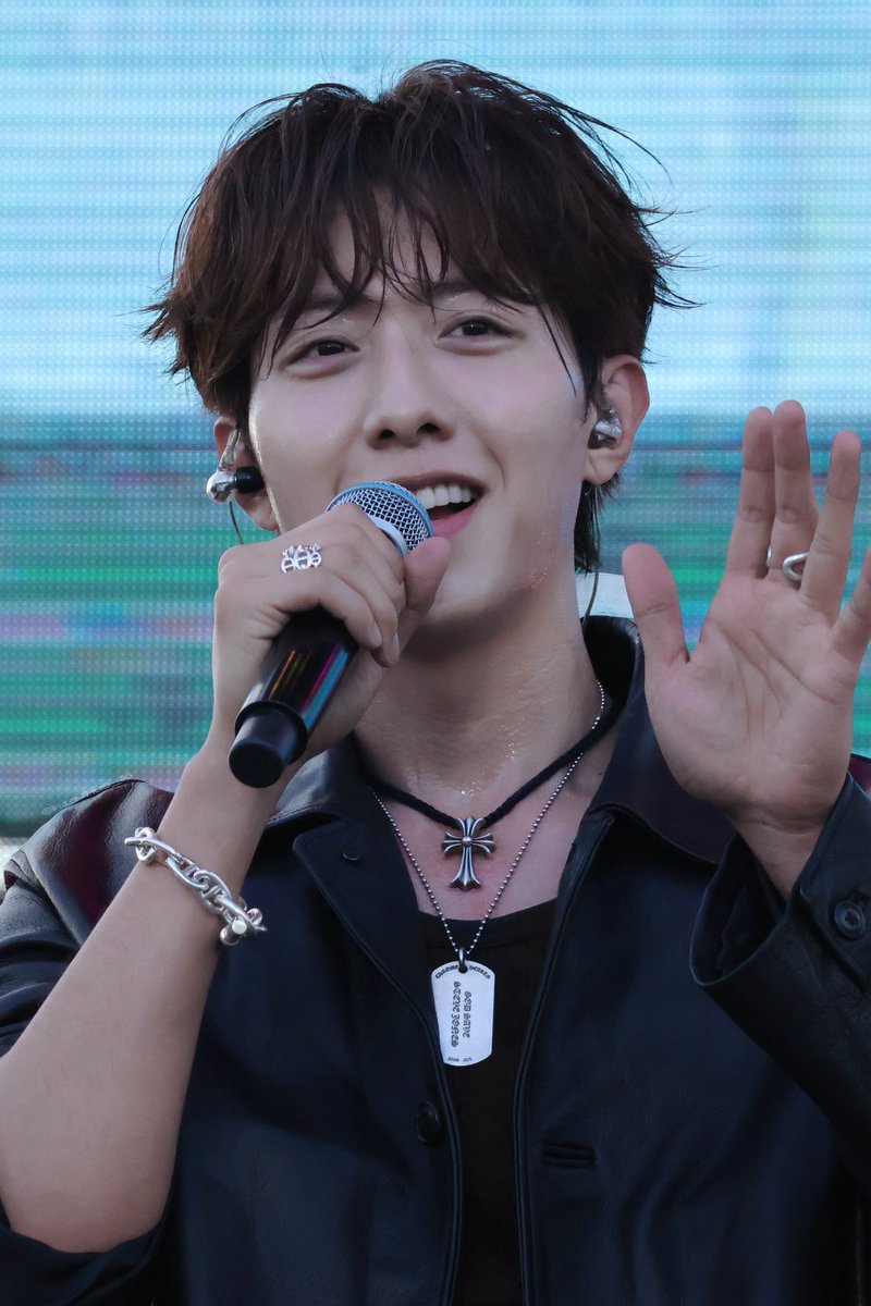 𝙇𝙞𝙨𝙞𝙖𝙣𝙩𝙝𝙪𝙨 tweet media