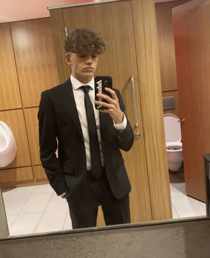 LadsInSuits's tweet photo. https://t.co/no6OQDeeAJ