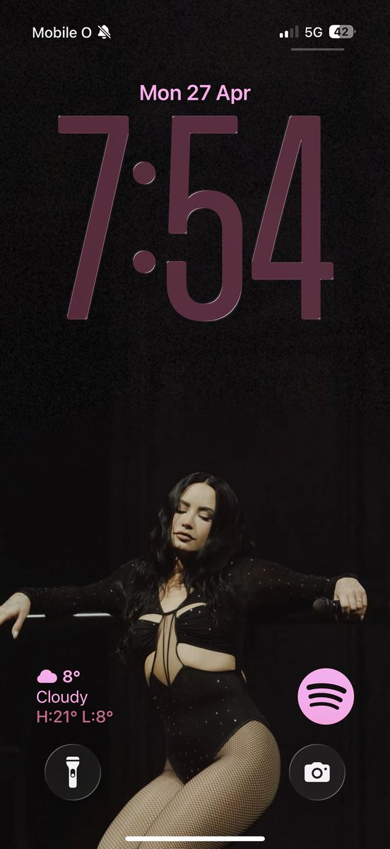 Anthony in Paris tweet media