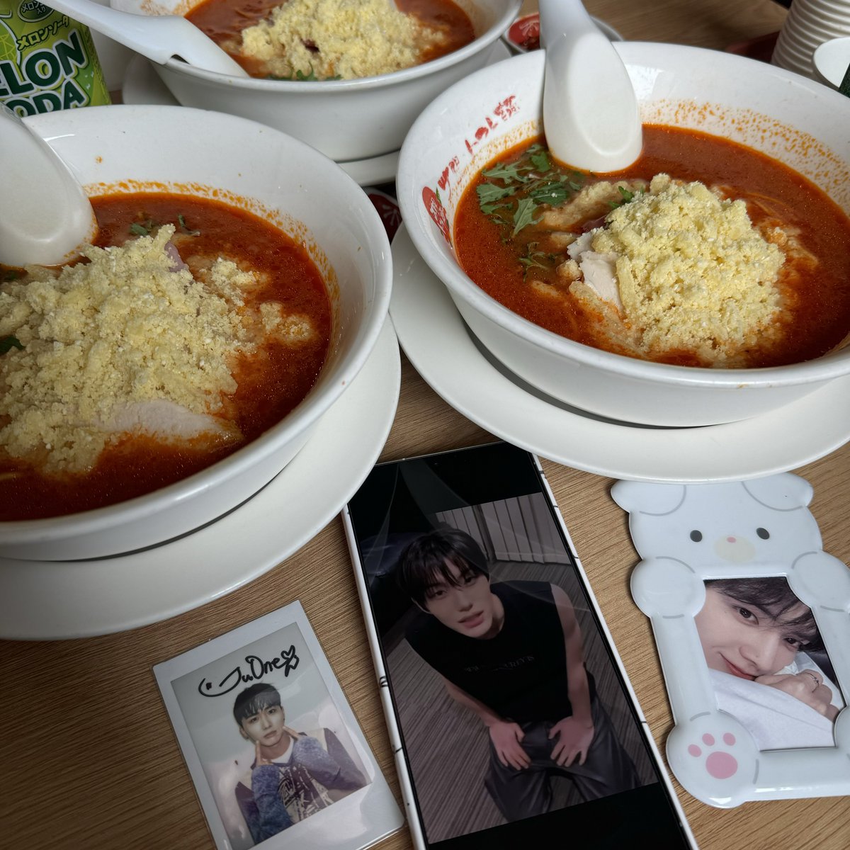 reificap's tweet photo. 마싯는 거 머것어요 ..♡ https://t.co/DoH7r3g87E