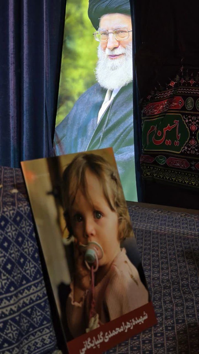 MSheblivash's tweet photo. #شهادت_خانوادگی...
دیروز قاتلینش از صدای تیراندازی در فاصله دور وحشت کردن و به‌صورت سینه‌خیز فرار کردن..
چقدر فرق است بین رهبران شجاع و شهادت‌طلب با سیاستمداران بزدل و ترسو.... 
نسل حسین کجای تاریخ‌اند
و نسل ابوسفيان و یهودیان کجا؟

فرق است میان رهبران شجاع و سیاستمداران بزدل https://t.co/Mai4yOibDo
