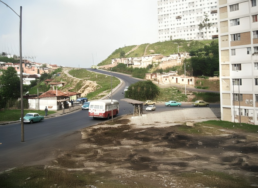 23 de Enero, parada del bloque 15 bajando del bloque 22 año 1961.