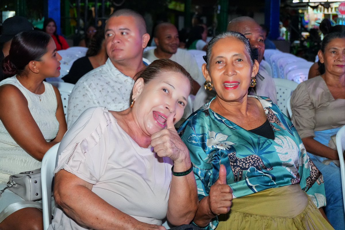 AdolfoRomeroB's tweet photo. 🙏🏼 𝗨𝗻 𝗮𝗻̃𝗼 𝗱𝗲 𝗯𝗲𝗻𝗱𝗶𝗰𝗶𝗼𝗻𝗲𝘀 🙏🏼

Hoy damos gracias por un año de gobierno lleno de retos superados y grandes bendiciones. 💚 Seguimos trabajando con fe y compromiso por nuestra gente. 🫶🏼

#ApartadóCiudadDeOportunidades #Gratitud #UnAñoDeBendiciones https://t.co/sclCUdjTSW