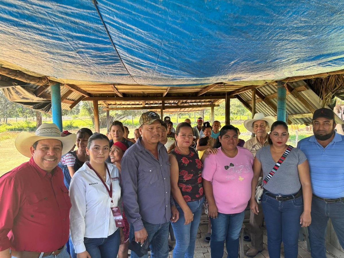 reynolchamec's tweet photo. este ejercicio en territorio.
¡Seguimos organizándonos desde abajo, con unidad y movilización, para consolidar el segundo piso de la 4ta Transformación! 🤠
#chamecdiputadolocal
#sierratabasqueña
#Distrito20 https://t.co/PVtIxvSkCE