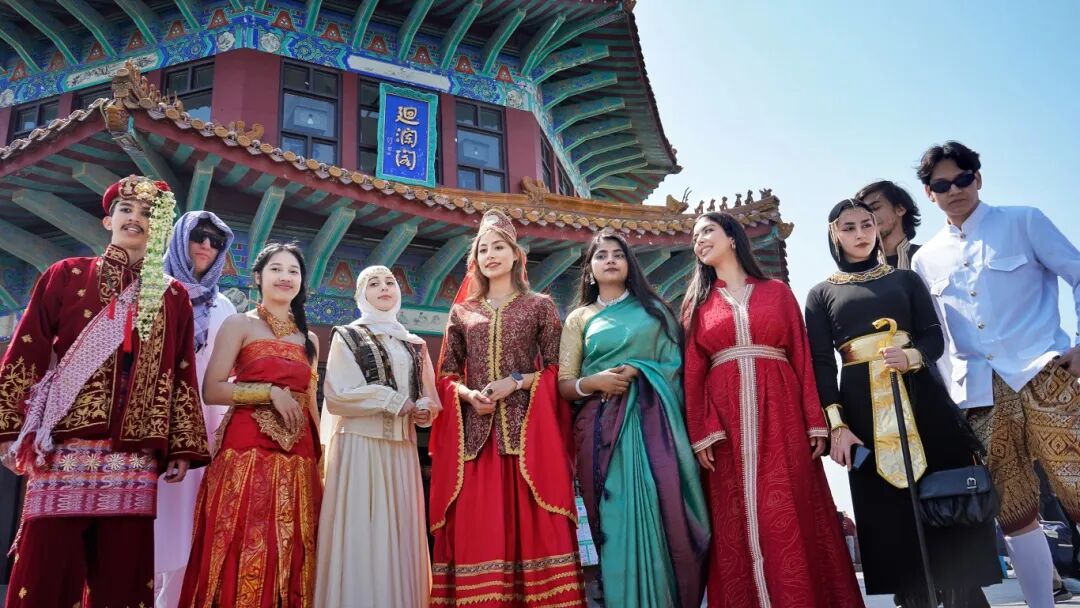 HELLO_Qingdao's tweet image. Sailing across Fushan Bay, students from Kazakhstan experienced #Qingdao’s coastal charm through an immersive study tour—deepening #cultural exchange as they connected with the city by the sea.

#explore #travel