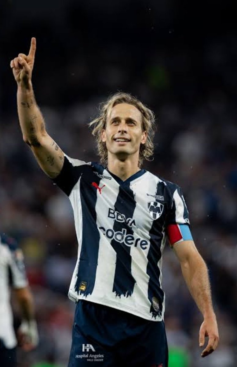 Batman_Rayado's tweet photo. Si, probablemente es un grillero, pero también es un crack, la realidad es que desde que se "bajó del barco" quedó el Atlético San Pancho. Si ni Canales ni @Rayados quieren renovar, la tarea es traer otro crack que de el mismo aporte ofensivo que te dio "El Mago" en estos 3 años https://t.co/IpzSmqCxHE