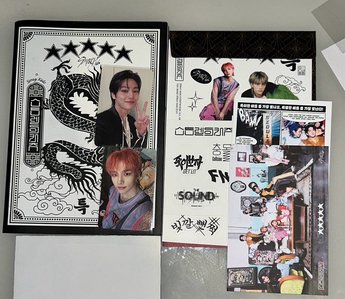daisyflyy__'s tweet photo. vendo/venda -  Álbuns Stray Kids

valores na imagem + frete

- frete por super frete
- itens em mãos
- karma e 5-star completos! 
- mando foto/vídeo na dm

> feedbacks no fix ✮ ⋆ ˚｡˚⊱

🏷️ skz album maxident 5-star karma changbin jeongin hyunjin procuro compro stray kids https://t.co/fPaTYJfg7j