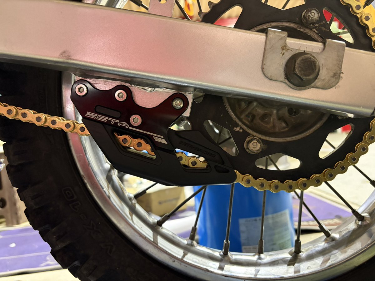 yfreak800's tweet photo. KLX125 ZETAのチェーンガイド付けた。かっこいい😎 https://t.co/CZE3koTZUv