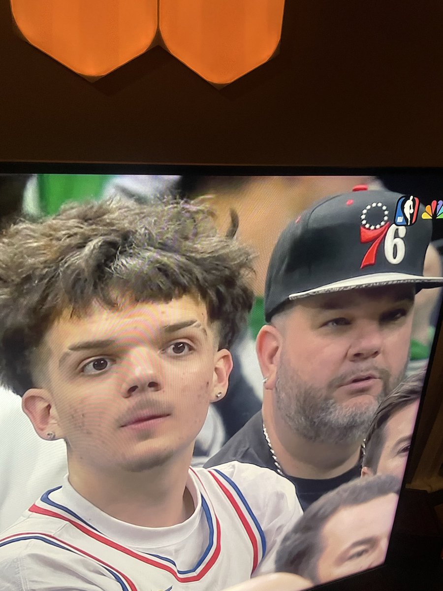 koen1schCS's tweet photo. @sixers @cryptocom BUMS 🤣😂🤣😂🤣😂🤣😂🤣😂🫵🏼🖕🏼 https://t.co/Ie5mBBXVTg