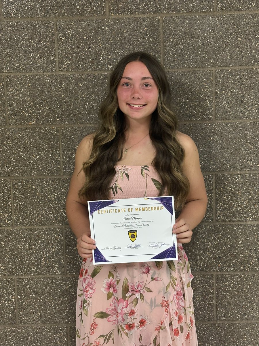 SarahMunger2028's tweet photo. It was an honor to be inducted into the Science National Honor Society today @ Ankeny High School. https://t.co/hisJkxz73N