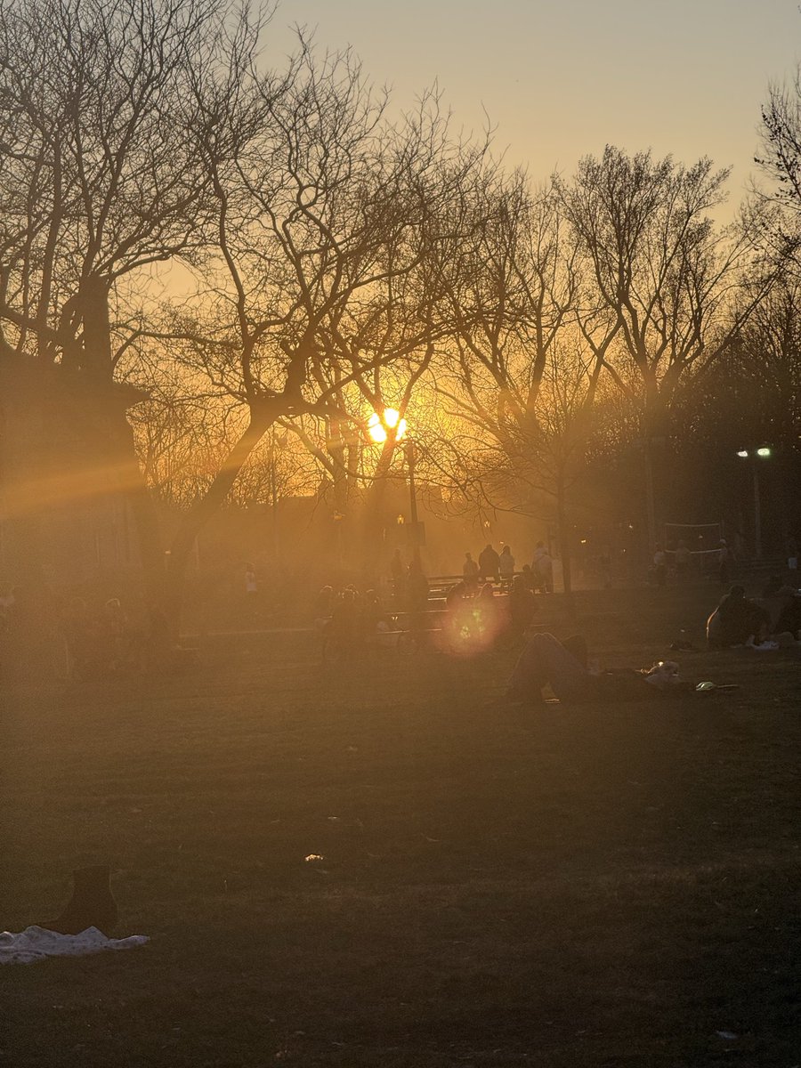 FakeUpSid's tweet photo. Unhappiness dissolving with spring https://t.co/n2QWSzQCoe