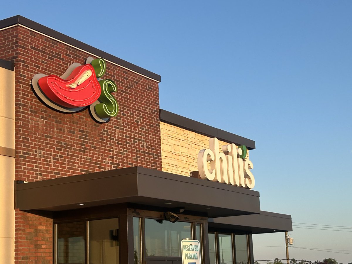 Thrifty211 tweet media