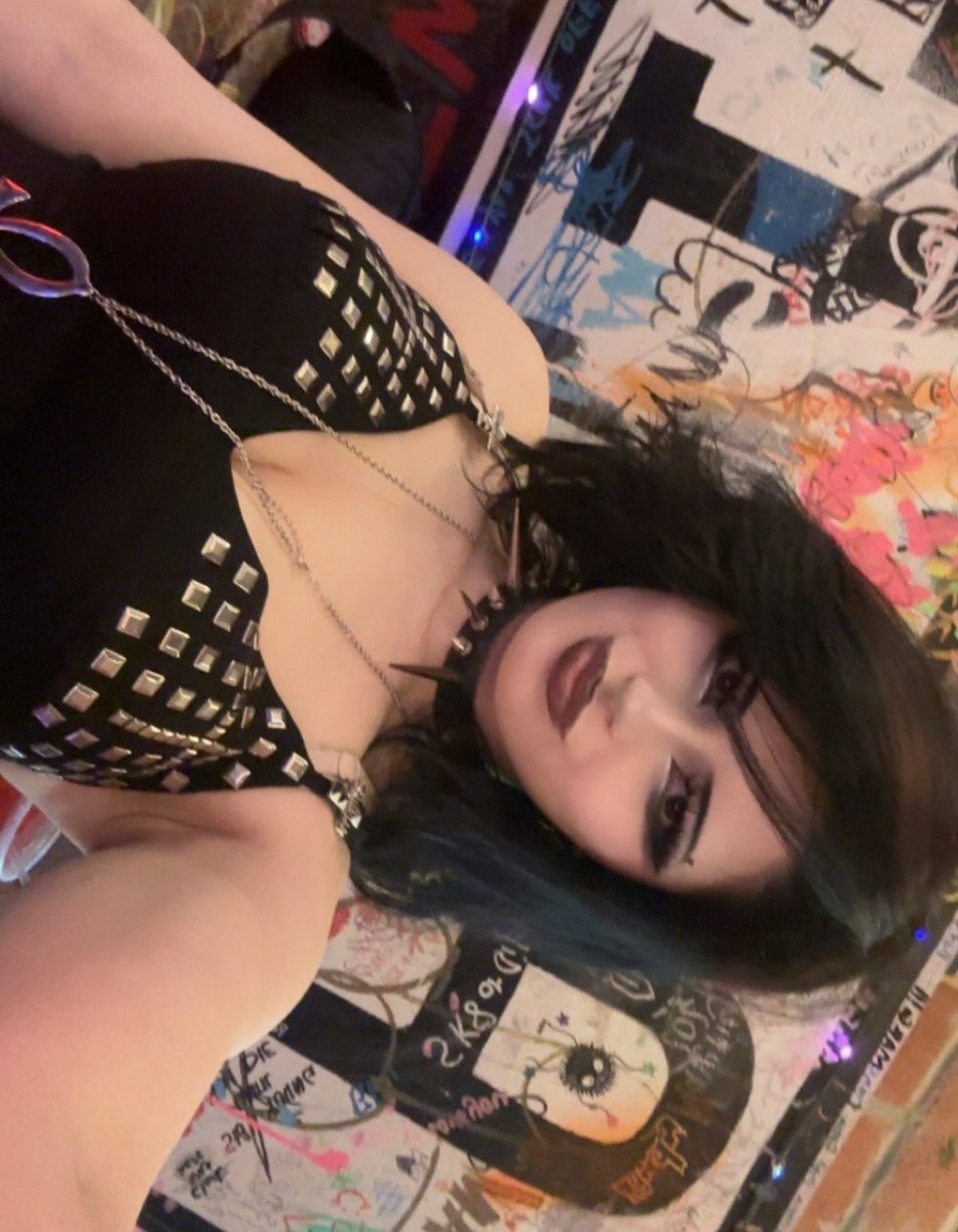 malmalirl's tweet image. wore my new top! 
#goth #gothgirl