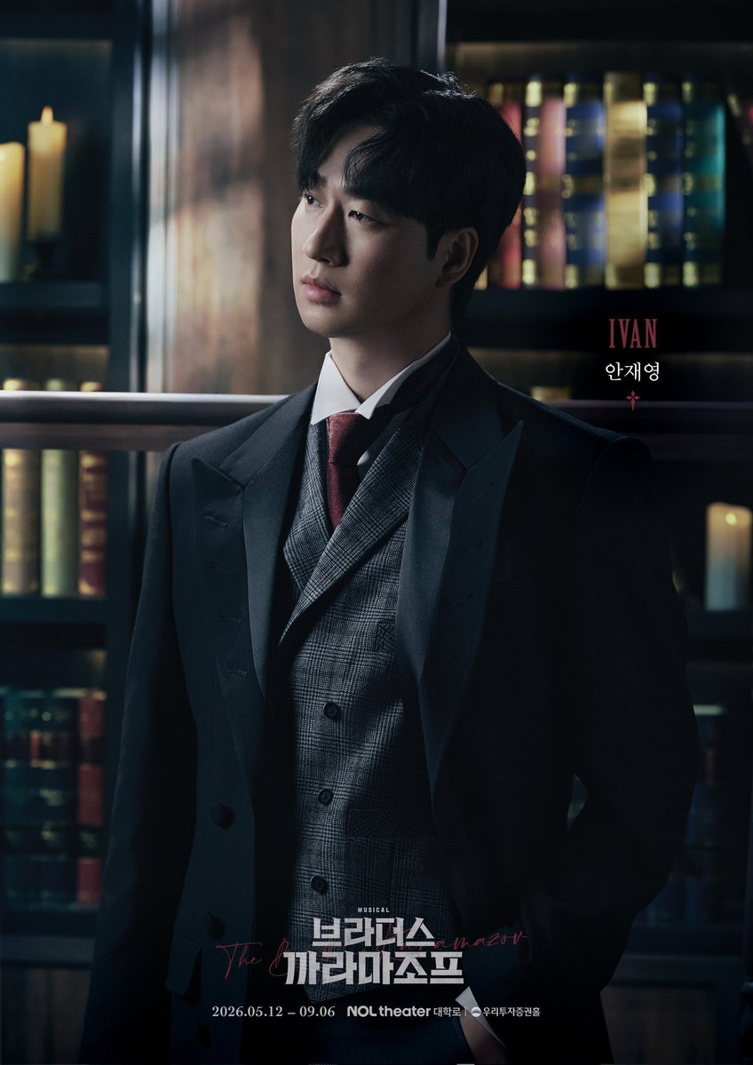 대학로의 살아있는 10주년 기념비